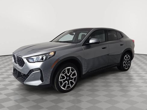 Used 2026 BMW X2 xDrive28i AWD/4WD image 4