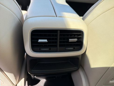 Used 2021 Mercedes-Benz GLE 350 4MATIC image 23