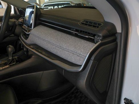 Used 2022 Jeep Compass Latitude image 34