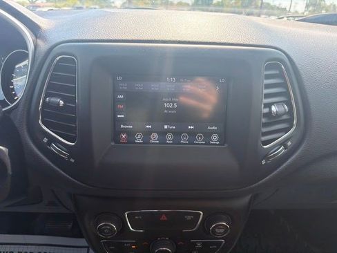 Used 2021 Jeep Compass Latitude AWD/4WD image 22