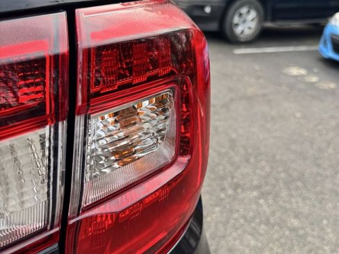 Used 2019 Subaru Outback 2.5i Limited w/ Popular Package #2 image 3