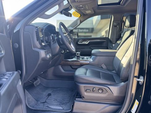 Used 2024 GMC Sierra 1500 Elevation w/ Elevation Premium Package image 8
