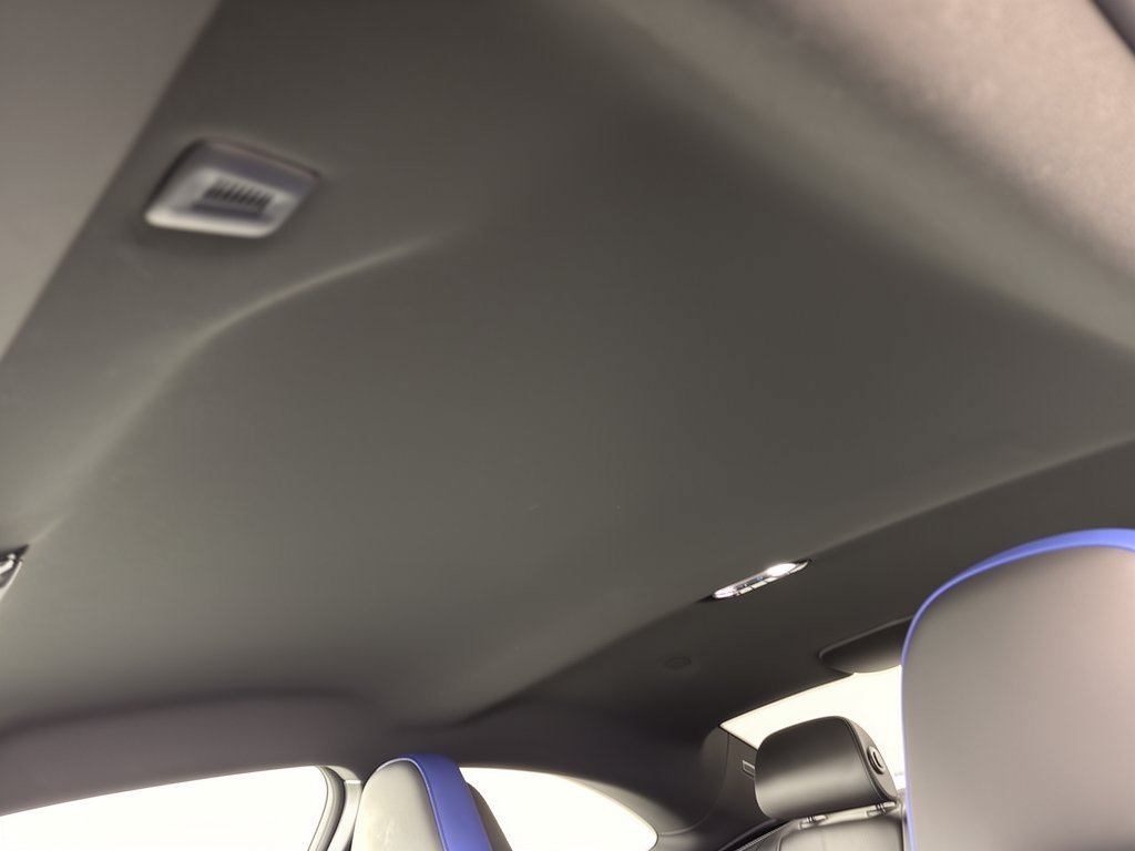 Used 2025 BMW M2 w/ Lighting Package RWD image 27