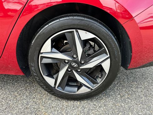 Used 2021 Hyundai Elantra SEL w/ Convenience + Premium Package FWD image 17