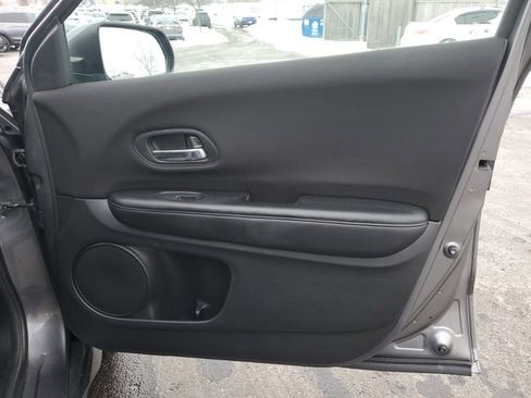 Used 2018 Honda HR-V LX image 35