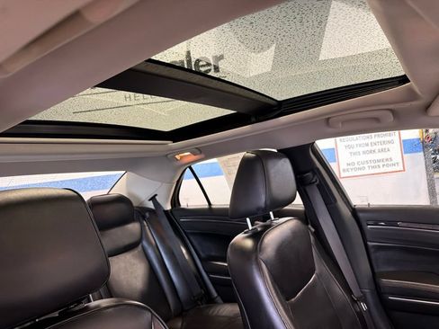 Used 2018 Chrysler 300 Limited AWD/4WD image 36