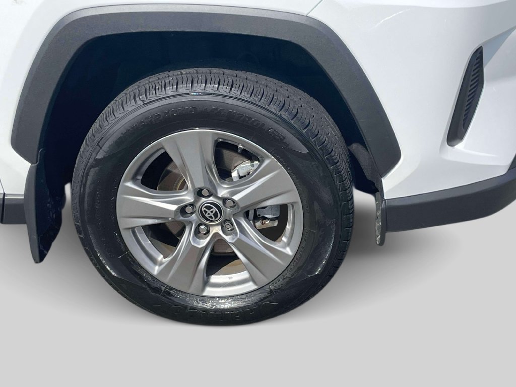 Used 2023 Toyota RAV4 LE AWD/4WD image 9