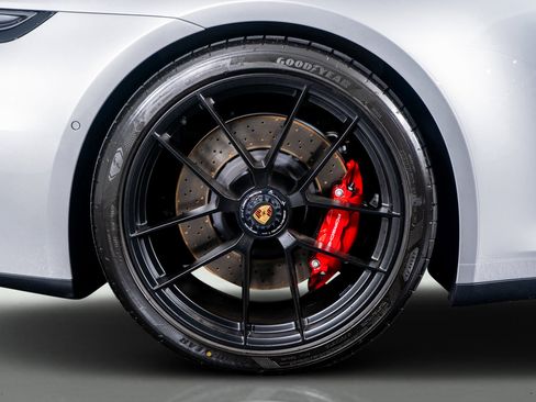 Used 2025 Porsche 911 Carrera 4 GTS image 20