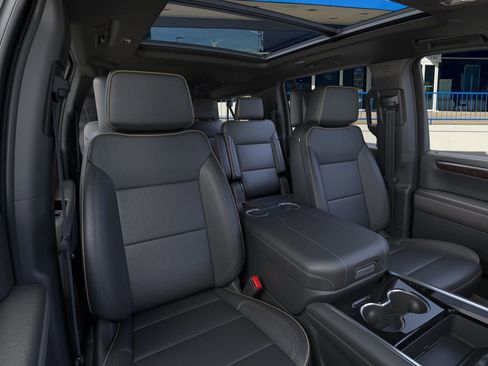 New 2025 Chevrolet Suburban Premier image 16