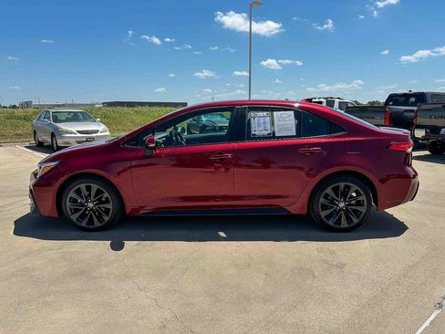 Used 2025 Toyota Corolla SE FWD image 6