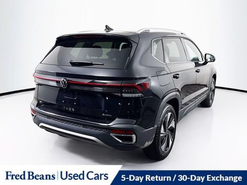 Used 2025 Volkswagen Taos SE AWD/4WD image 10