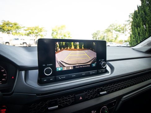 Used 2024 Honda Accord EX image 23
