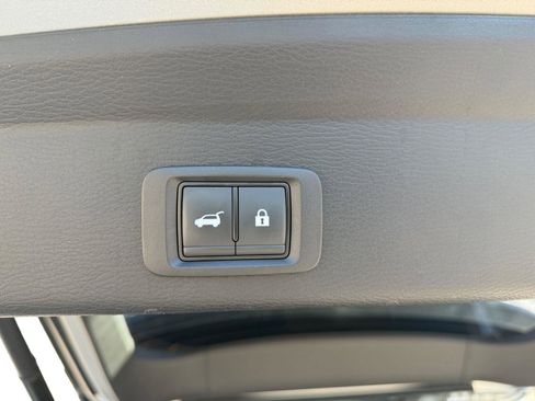 Used 2025 Mitsubishi Outlander SE FWD image 23