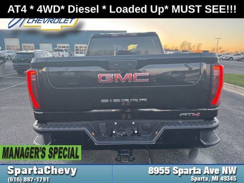 Used 2024 GMC Sierra 2500 AT4 AWD/4WD image 4