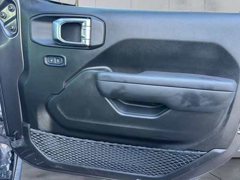 Used 2025 Jeep Wrangler Rubicon image 15