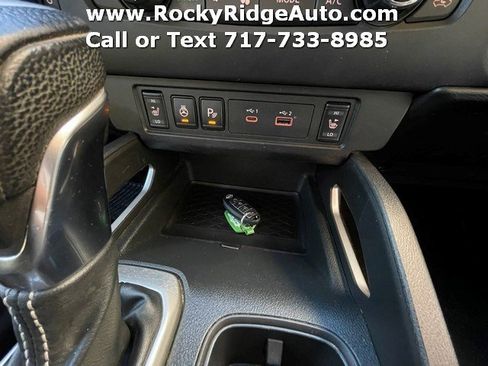 Used 2023 Nissan Frontier SV w/ SV Convenience Package image 16