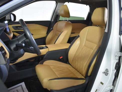 Certified 2023 Nissan Rogue Platinum AWD/4WD image 9