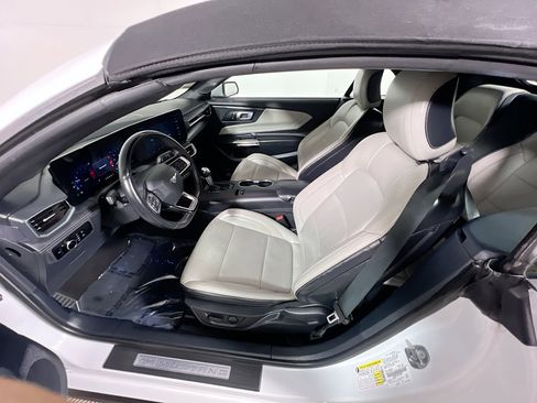 Used 2024 Ford Mustang Premium image 15