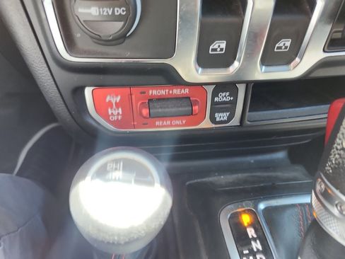 Used 2021 Jeep Wrangler Rubicon AWD/4WD image 26
