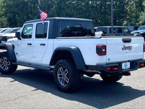 Certified 2024 Jeep Gladiator Mojave w/ Convenience Group AWD/4WD image 10