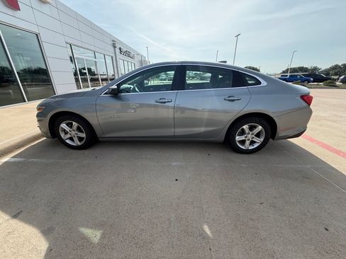 Used 2024 Chevrolet Malibu LT FWD image 3