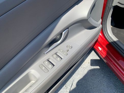 Used 2024 Hyundai Elantra SEL FWD image 11