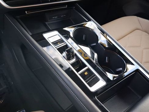 Used 2024 Volkswagen Atlas Cross Sport SE image 22