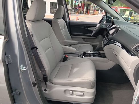 Used 2022 Honda Pilot Touring image 13