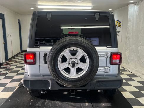 Used 2023 Jeep Wrangler Unlimited Sport AWD/4WD image 12