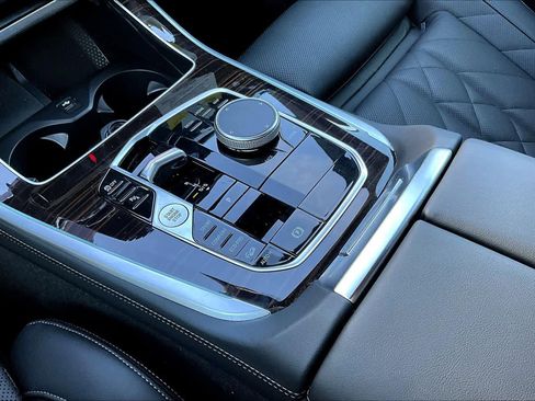 Certified 2025 BMW X5 xDrive40i w/ Premium Package image 18