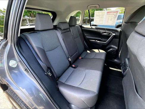 Used 2025 Toyota RAV4 XLE AWD/4WD image 25