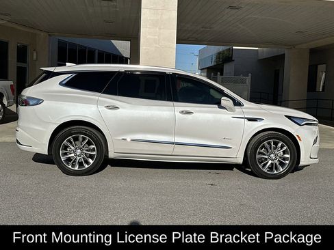 Used 2022 Buick Enclave Avenir w/ Avenir Technology Package image 9