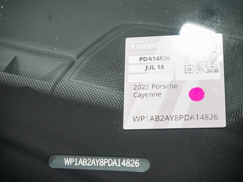 Used 2023 Porsche Cayenne S Platinum image 29