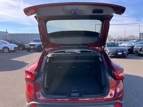 Used 2025 Chevrolet Trax LT image 30