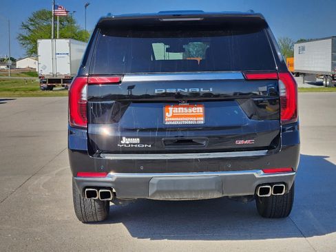 Used 2025 GMC Yukon XL Denali AWD/4WD image 7
