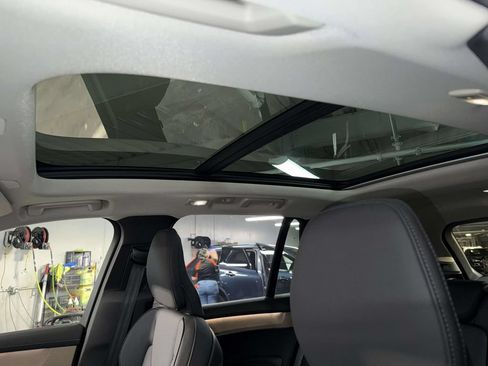 Used 2025 Volvo XC90 T8 Plus w/ Protection Package Premier AWD/4WD image 21