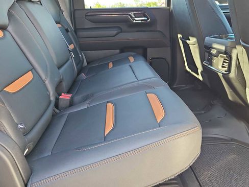 Used 2024 GMC Sierra 2500 AT4 w/ AT4 Premium Plus Package image 22