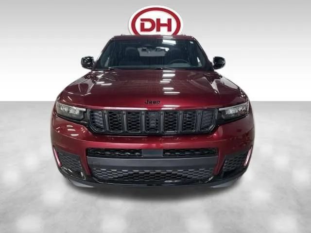 Used 2025 Jeep Grand Cherokee L Laredo AWD/4WD image 7
