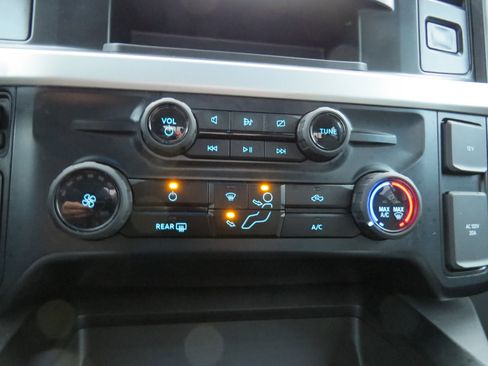 Used 2023 Ford F350 XLT w/ 360-Degree Camera Package image 27