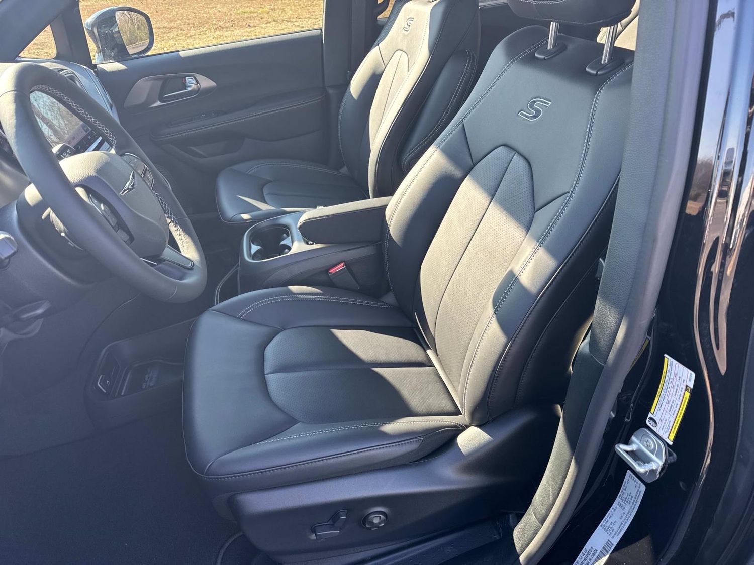 New 2026 Chrysler Pacifica Select w/ S Appearance Package FWD image 26