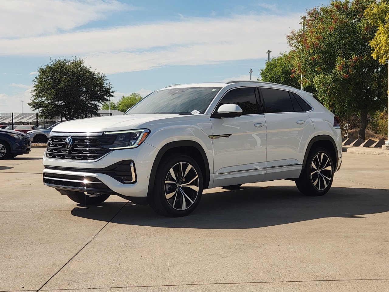Used 2024 Volkswagen Atlas Cross Sport SEL Premium R-Line AWD/4WD image 3