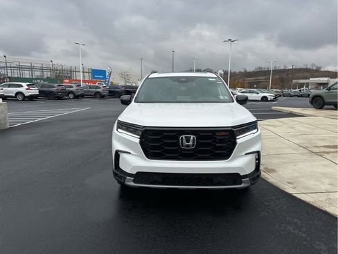 New 2025 Honda Pilot TrailSport image 3