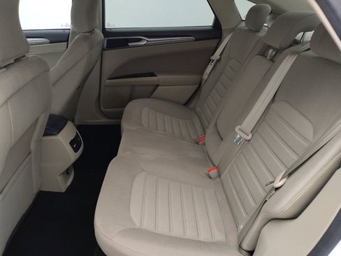 Used 2019 Ford Fusion SE FWD image 17