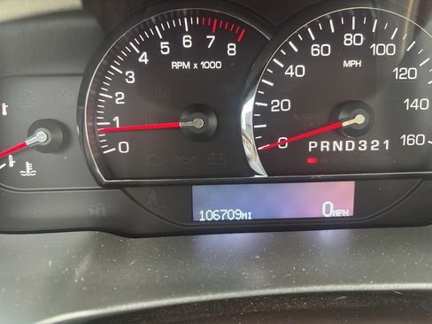 Used 2009 Cadillac DTS w/ Sun And Navigation Package FWD image 20