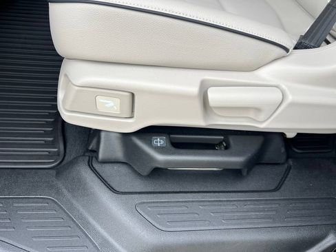 Used 2025 Honda Odyssey Touring image 37