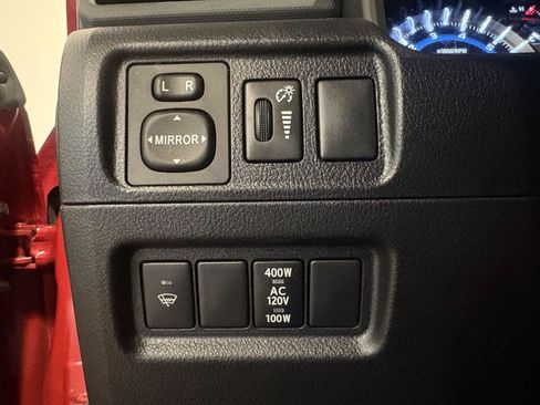 Used 2017 Toyota 4Runner SR5 AWD/4WD image 19