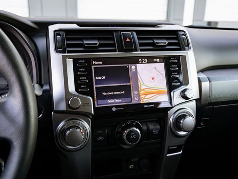 Used 2021 Toyota 4Runner SR5 Premium image 13