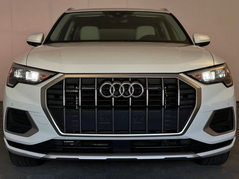 Used 2019 Audi Q3 2.0T Premium w/ Convenience Package AWD/4WD image 22