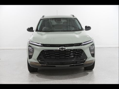 Certified 2024 Chevrolet Trax ACTIV FWD image 2