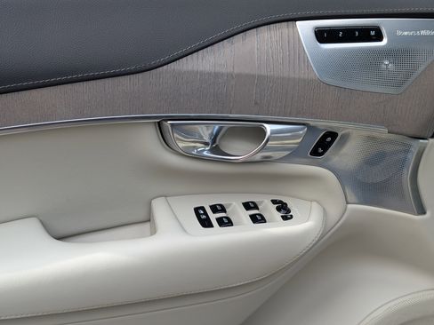 Used 2022 Volvo XC90 T8 Inscription w/ Advanced Package image 16